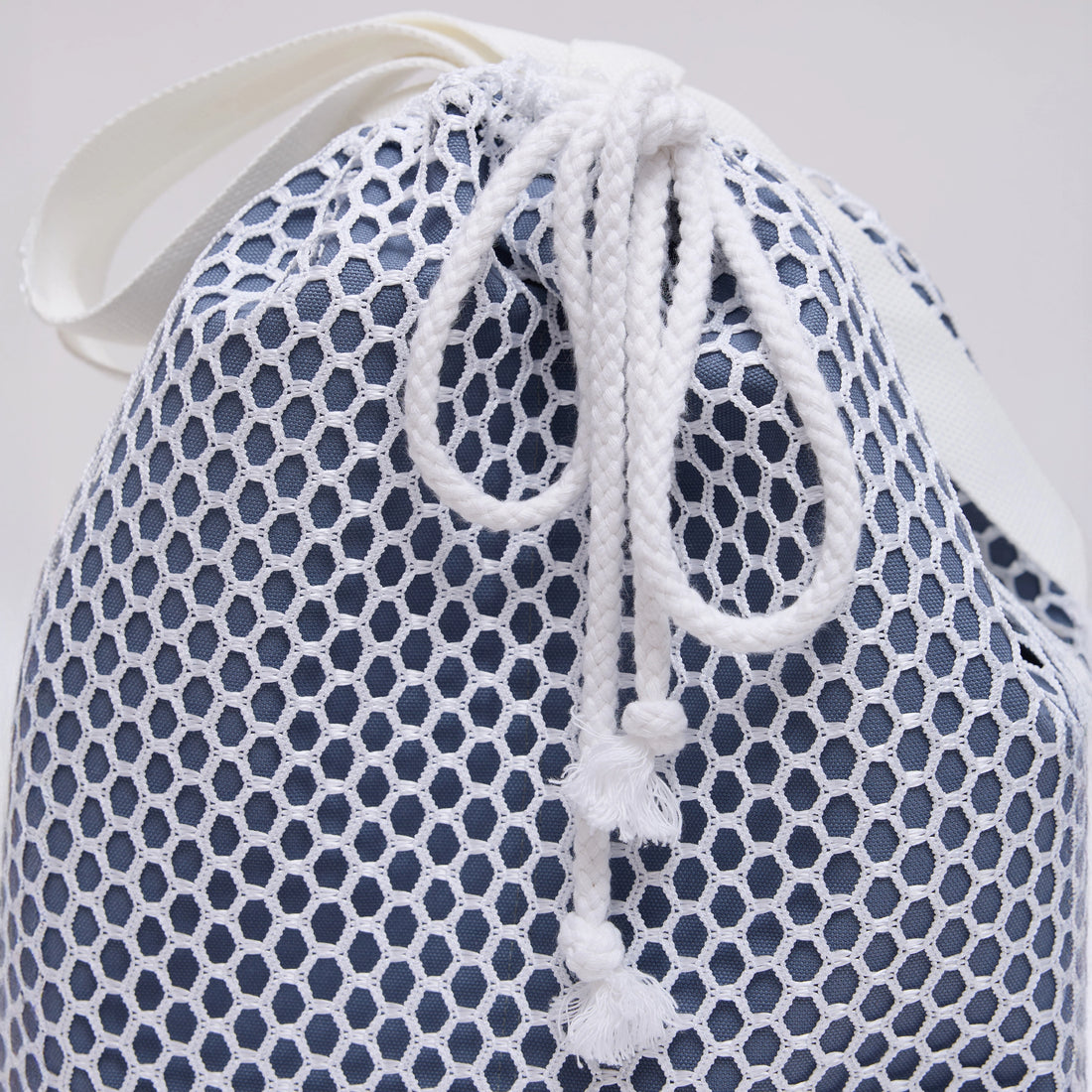 VÉRA Ocean Blue Mesh bag