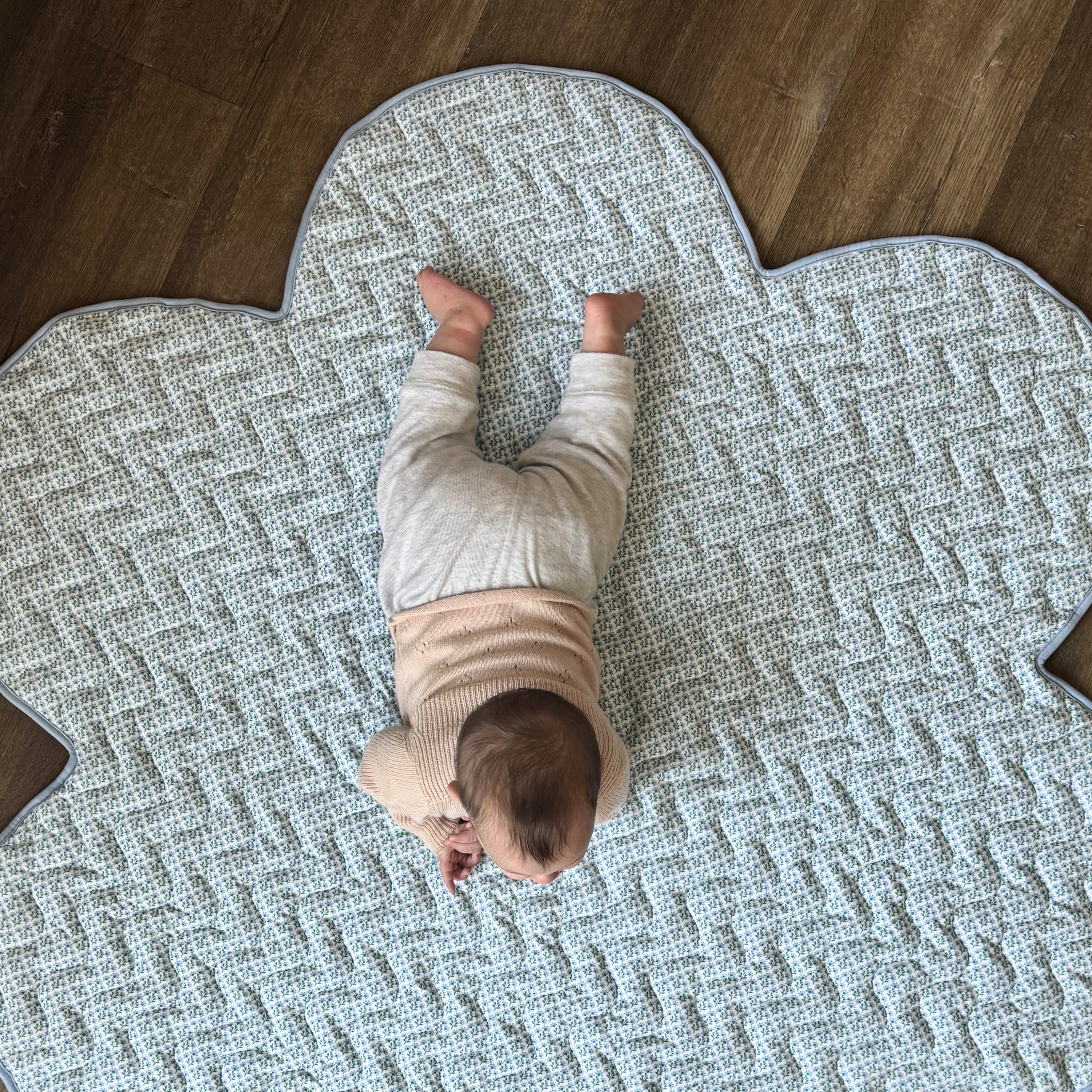 משטח פעילות דייזי ארי - Ari Daisy Playmat